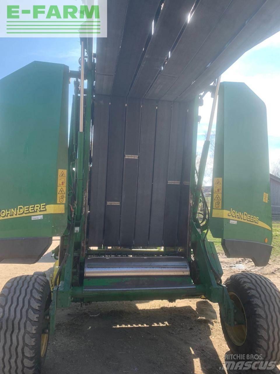 John Deere 592C Pressere til firkantede baller