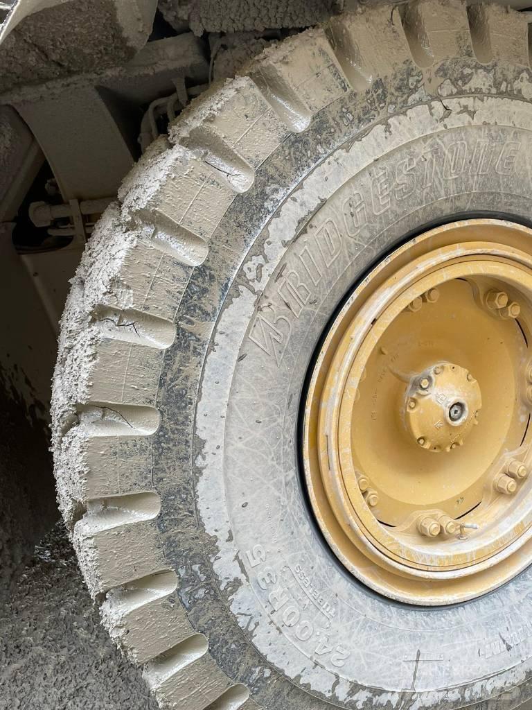 CAT 775G Knækstyrede dumpere