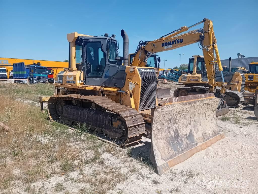 Komatsu D 61 EX-15 Bulldozer på larvebånd