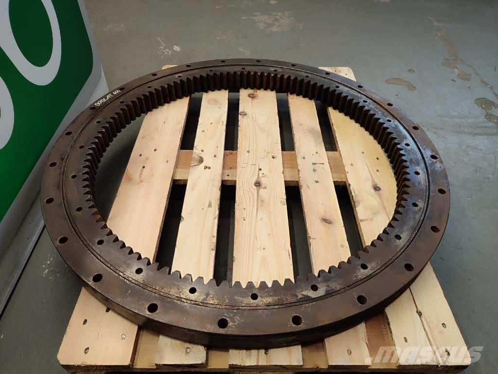 Bobcat 444 swing rim Chassis og suspension