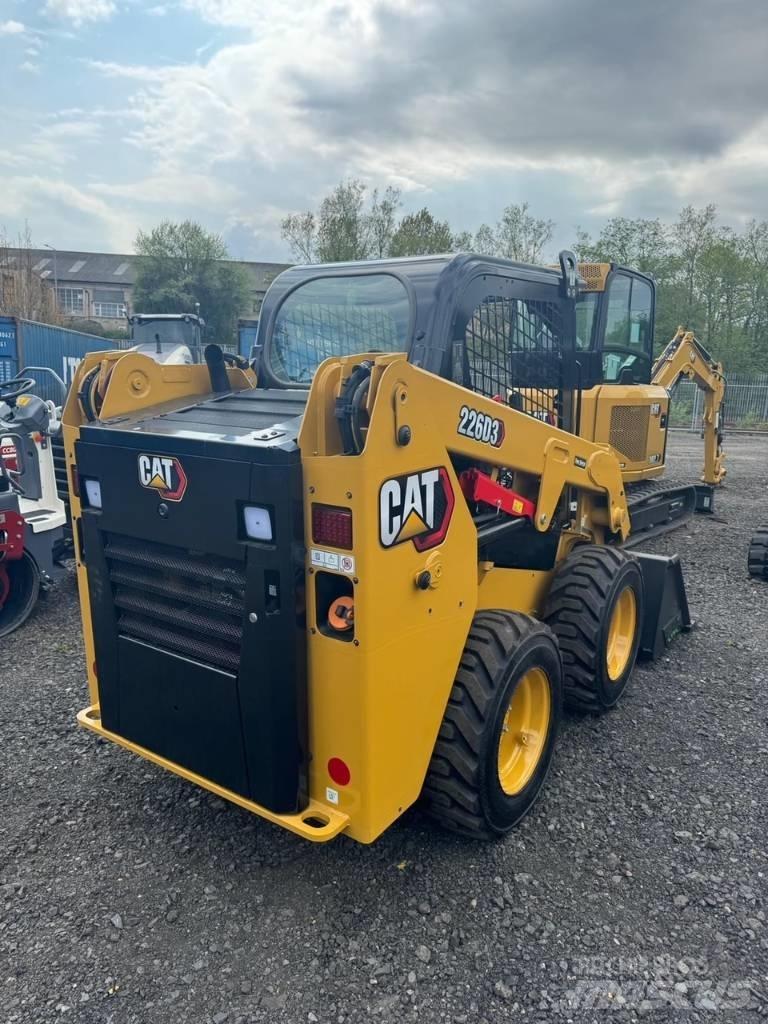 CAT 226D3 Minilæsser - skridstyret