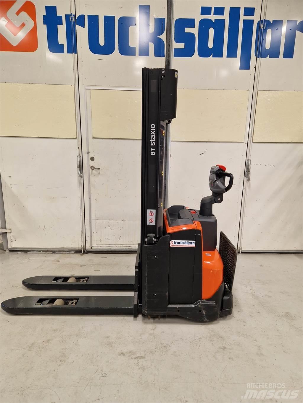 Toyota SWE120L Gaffelstabler med gående fører