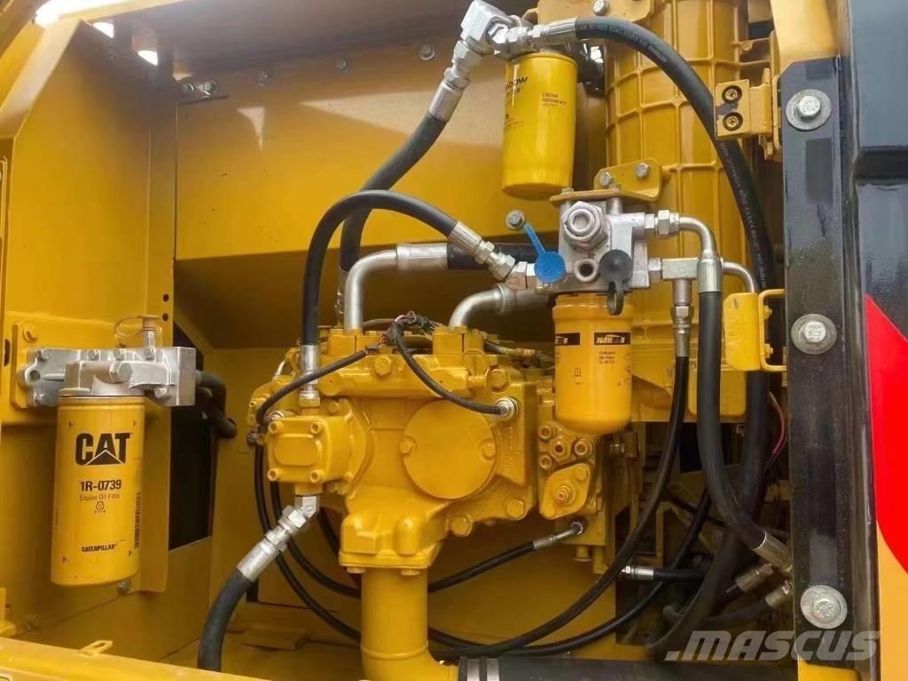 CAT 320d Gravemaskiner på larvebånd