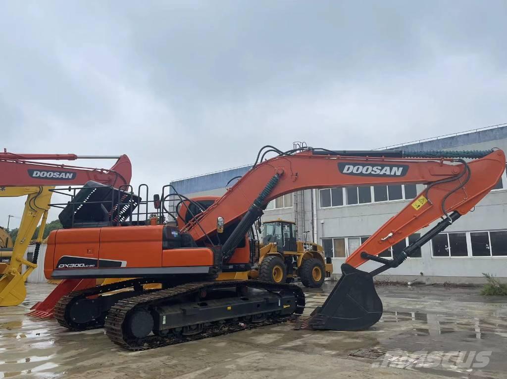 Doosan DX 300 LC Gravemaskiner på larvebånd