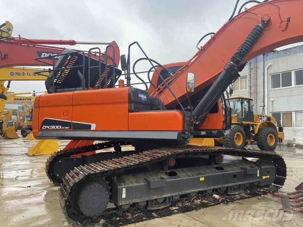 Doosan DX 300 LC Gravemaskiner på larvebånd