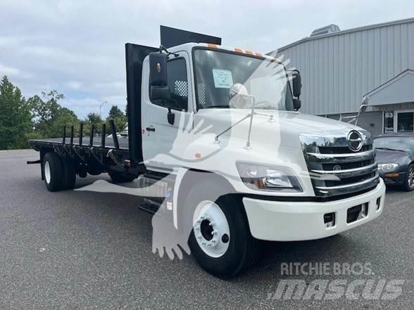 Hino 338 Lastbil med lad/Flatbed