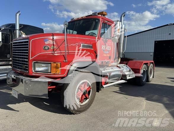Mack CL753 Trækkere