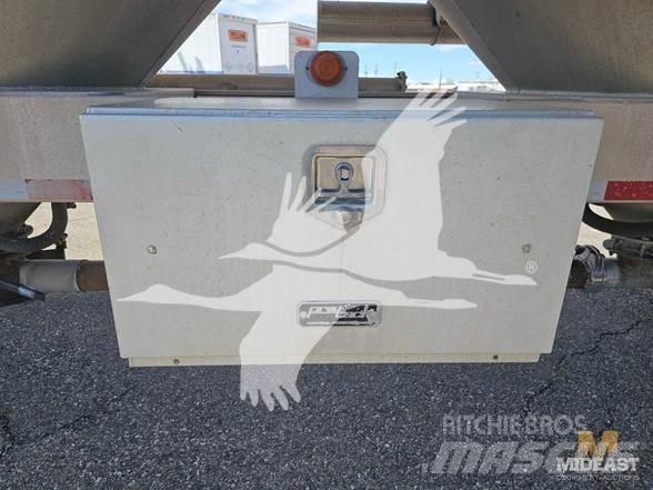 Trail King  Semi-trailer med Tank