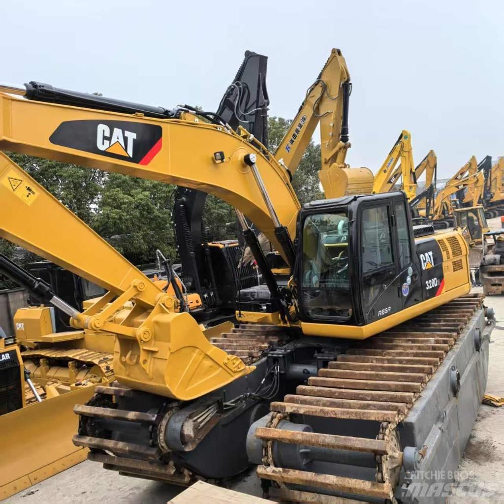 CAT 320 D Amfibiegravemaskine