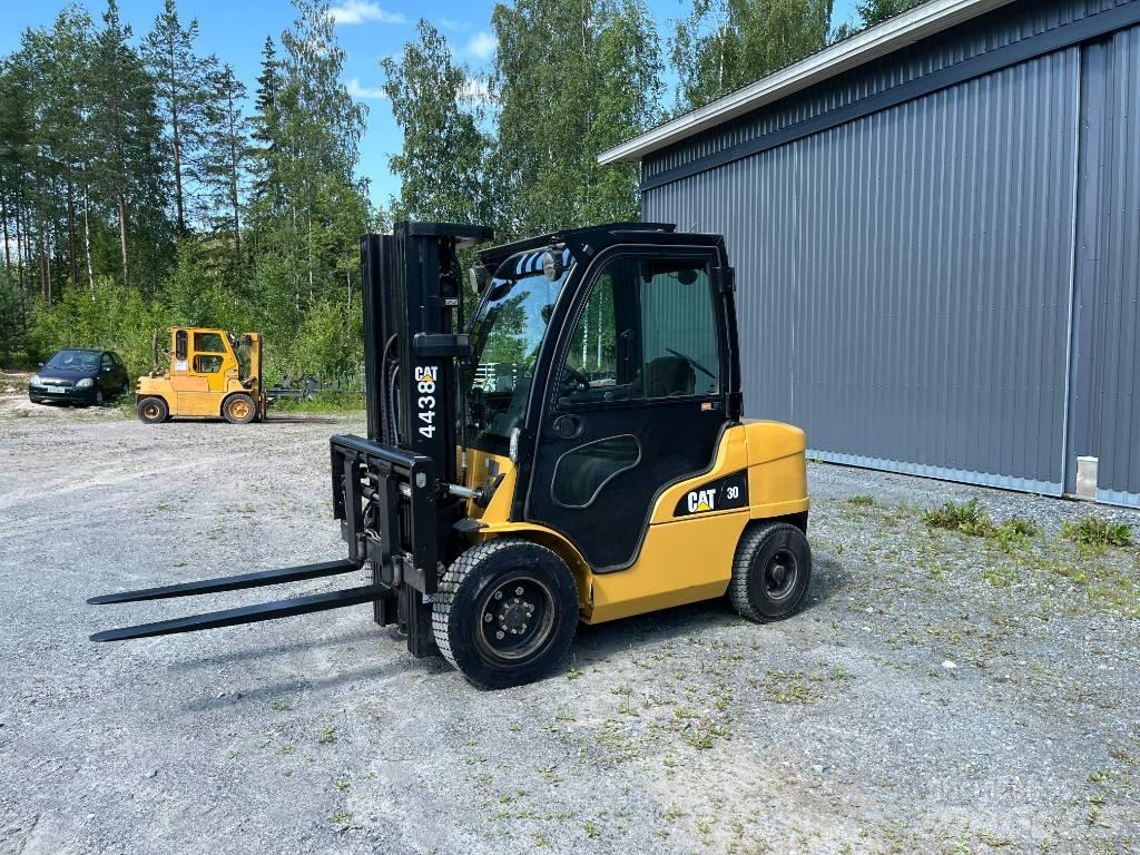 CAT DP 30 N Diesel gaffeltrucks