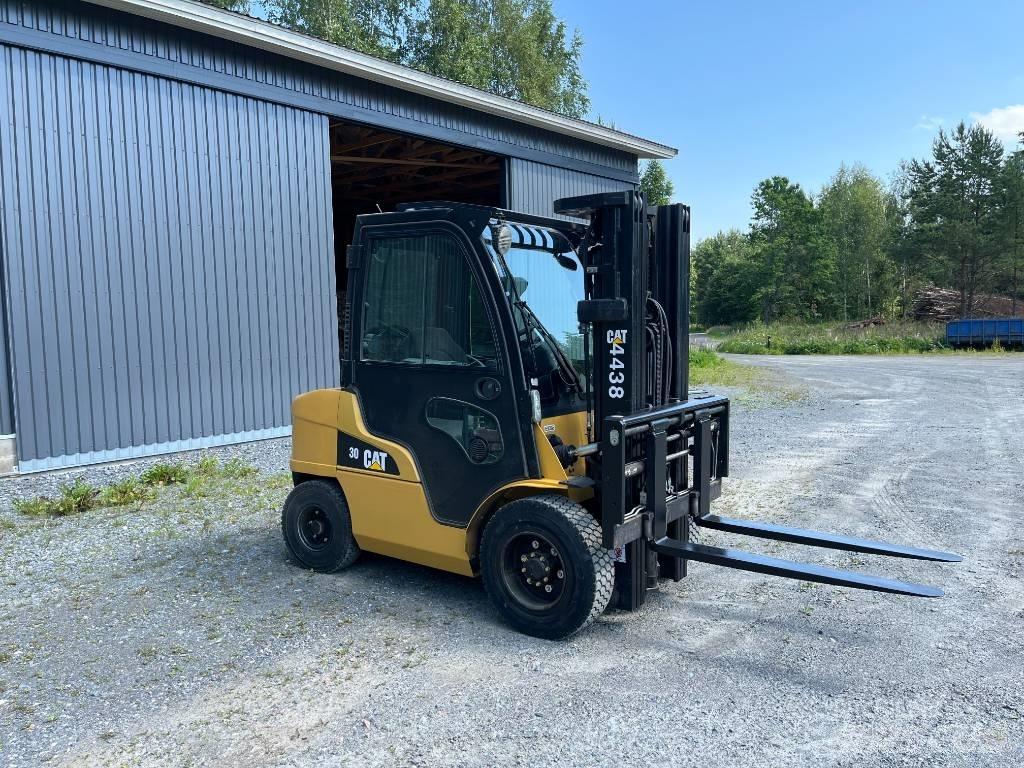 CAT DP 30 N Diesel gaffeltrucks
