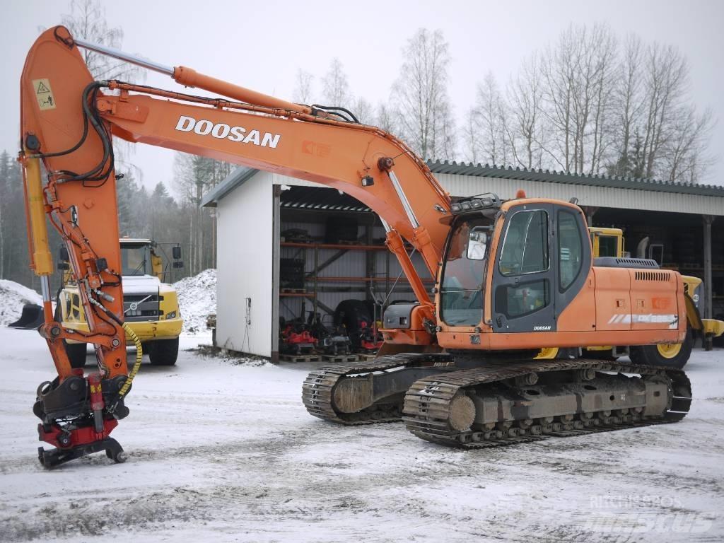 Doosan DX 225 LC Gravemaskiner på larvebånd