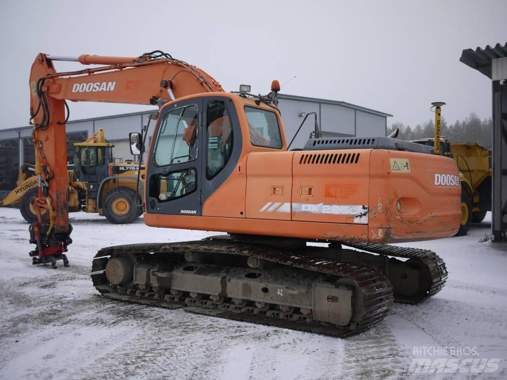 Doosan DX 225 LC Gravemaskiner på larvebånd