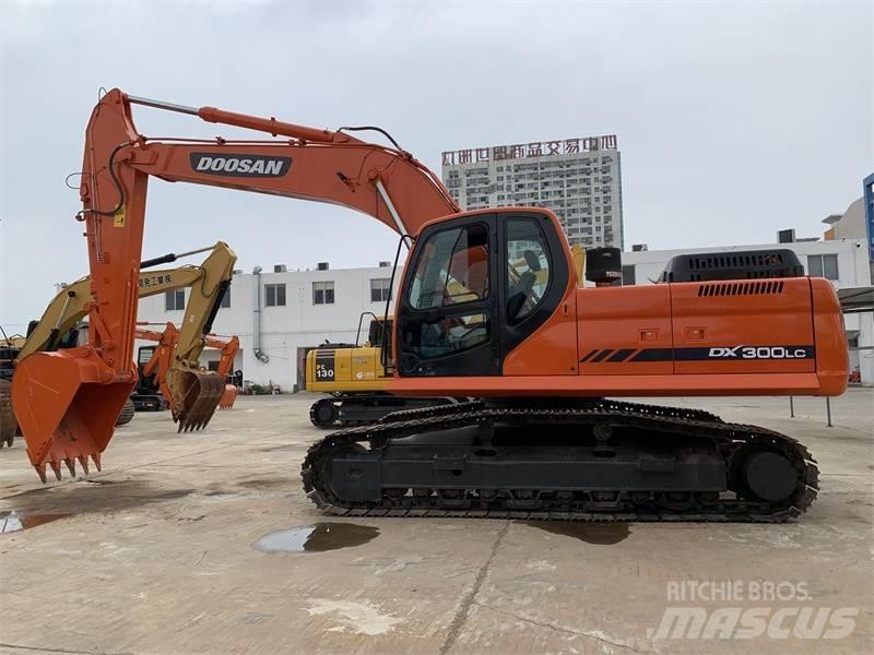Doosan DX300 Gravemaskiner på larvebånd