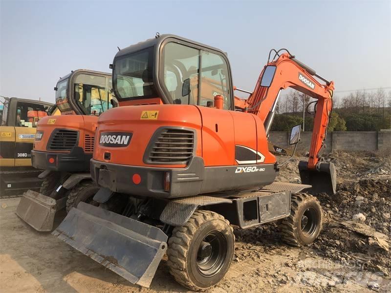 Doosan DX60 Gravemaskiner på larvebånd