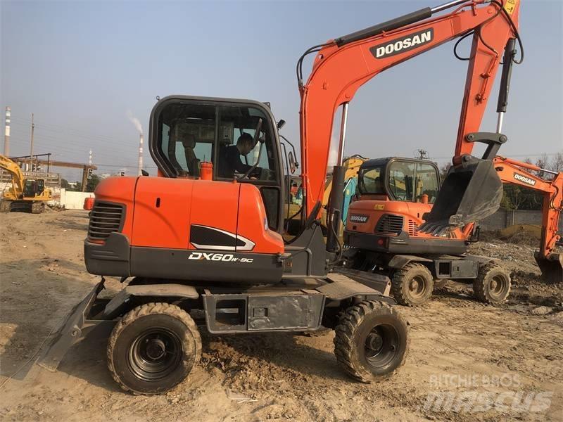 Doosan DX60 Gravemaskiner på larvebånd