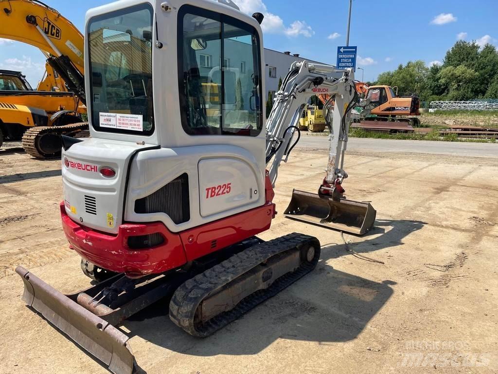 Takeuchi TB225 Minigravemaskiner