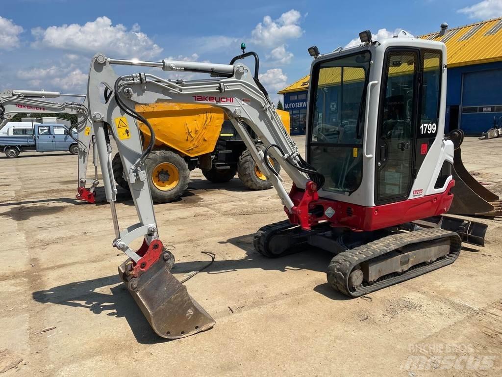 Takeuchi TB225 Minigravemaskiner