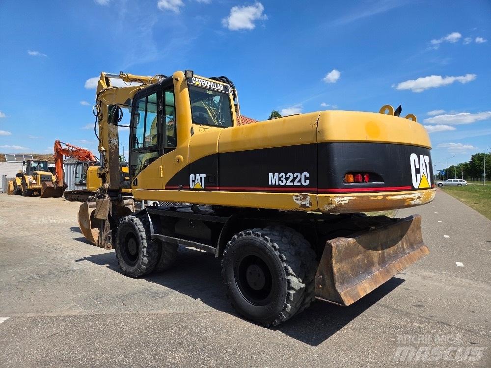 CAT M322C Gravemaskiner på hjul
