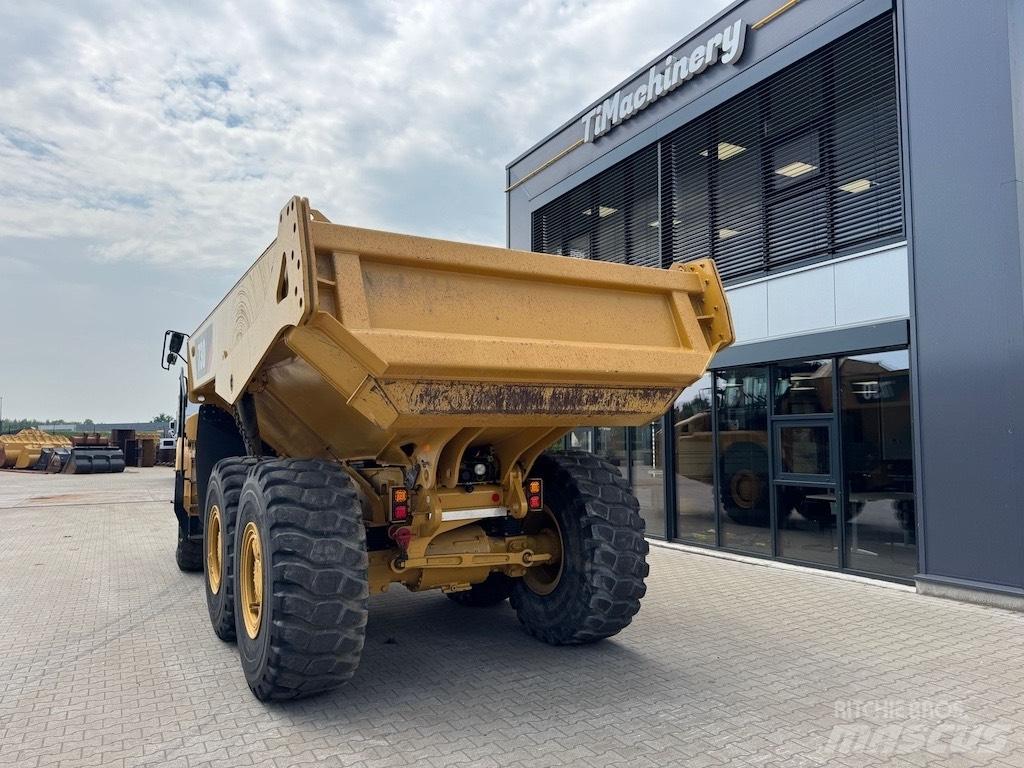 CAT 730 Terrængående lastbiler