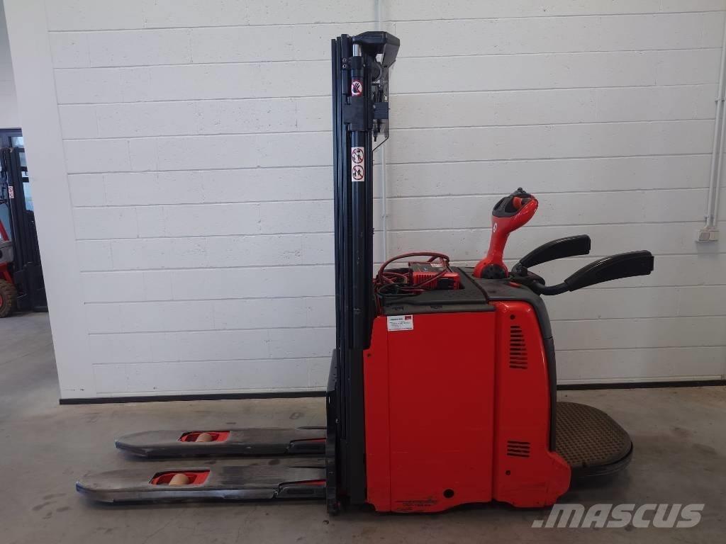 Linde L12AP/133 Selvkørende stablere