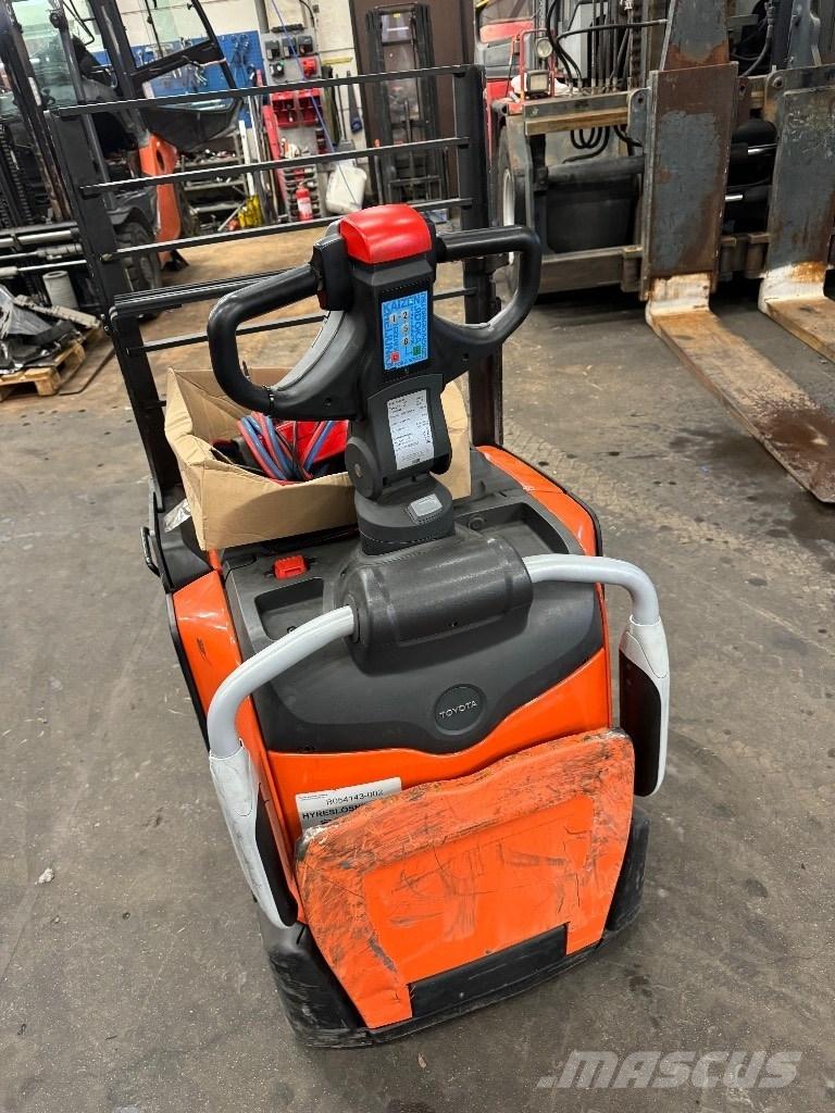 Toyota LPE220 El-palleløftere med platform