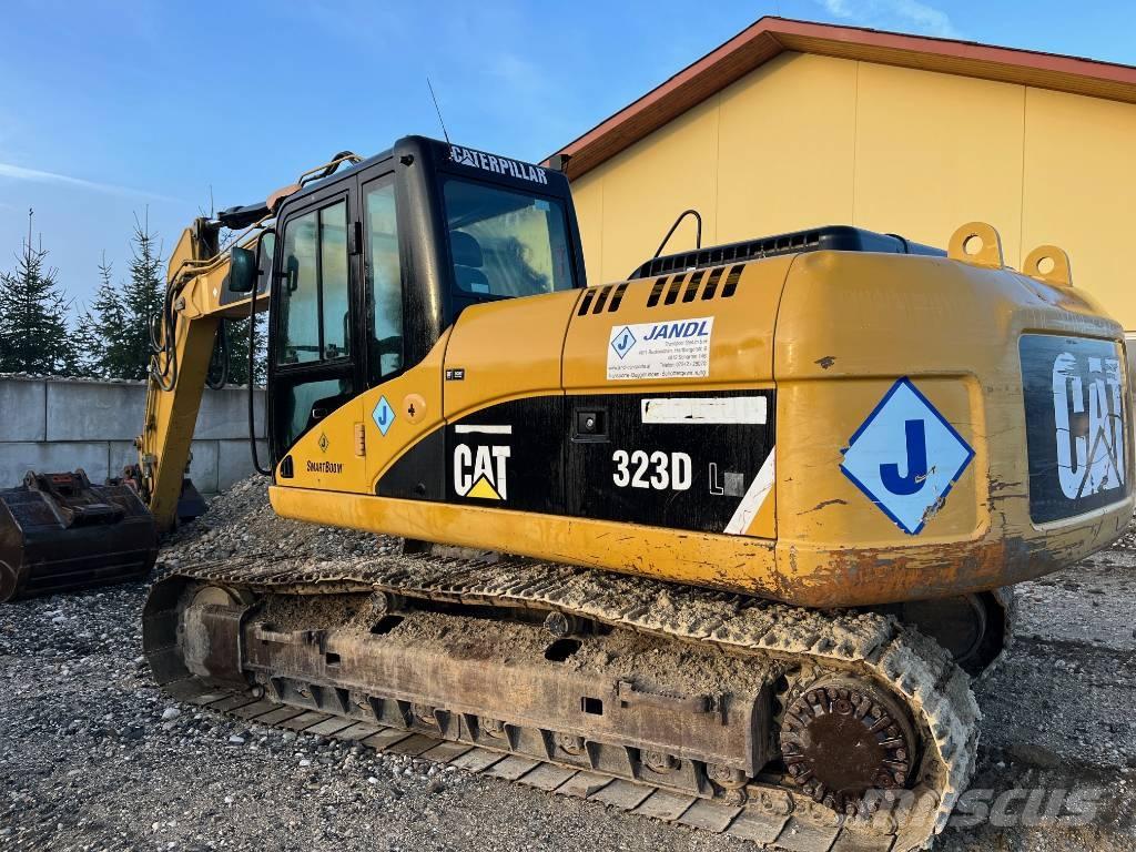 CAT 323 D L Gravemaskiner på larvebånd