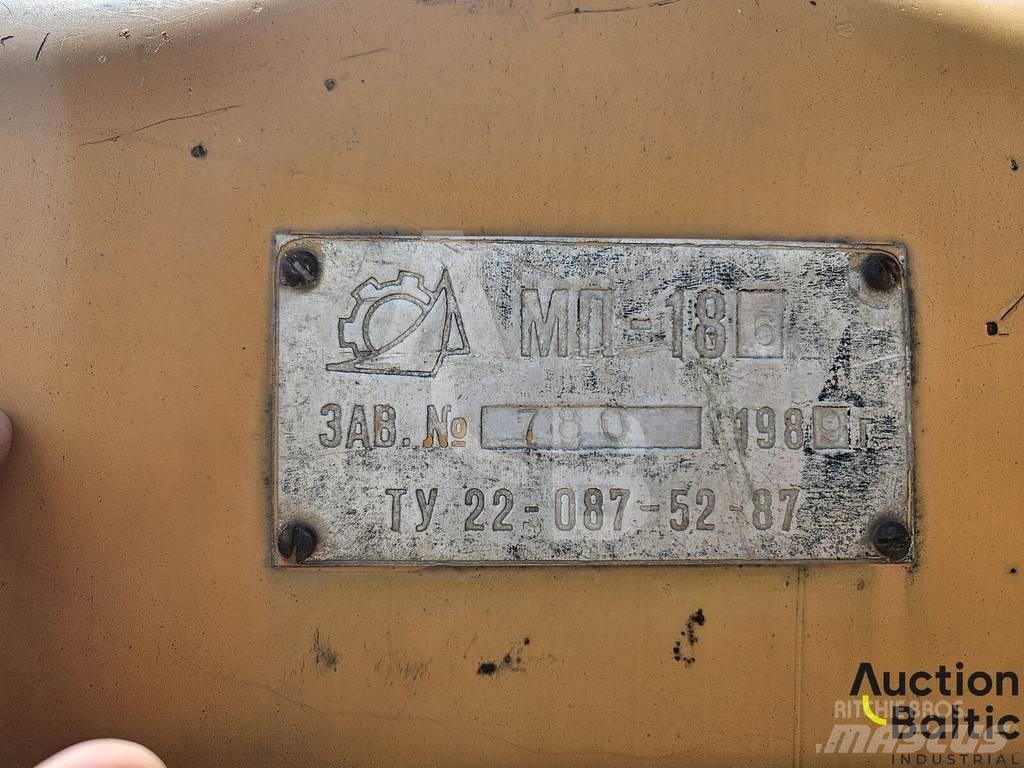  T - 130 Bulldozer på larvebånd