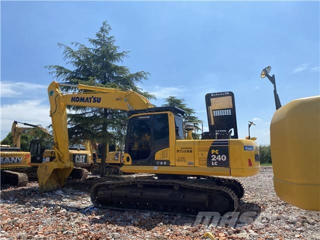 Komatsu PC 240-8 Gravemaskiner på larvebånd