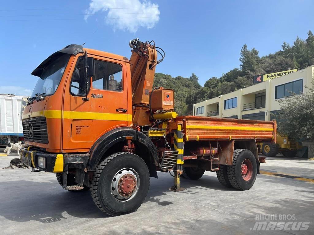 Mercedes-Benz 1626K Lastbil med kran