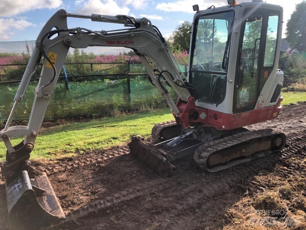 Takeuchi TB 225 Minigravemaskiner