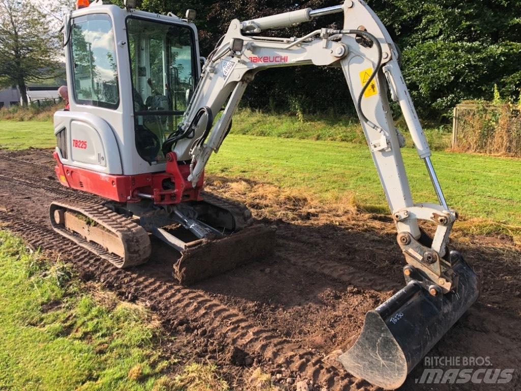 Takeuchi TB 225 Minigravemaskiner