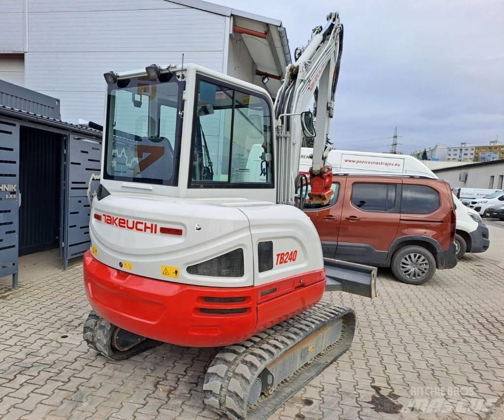 Takeuchi TB 240 Minigravemaskiner