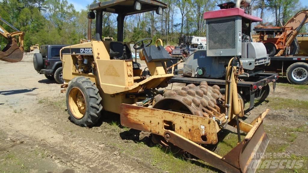 CAT CP 323 C Kombi tromle