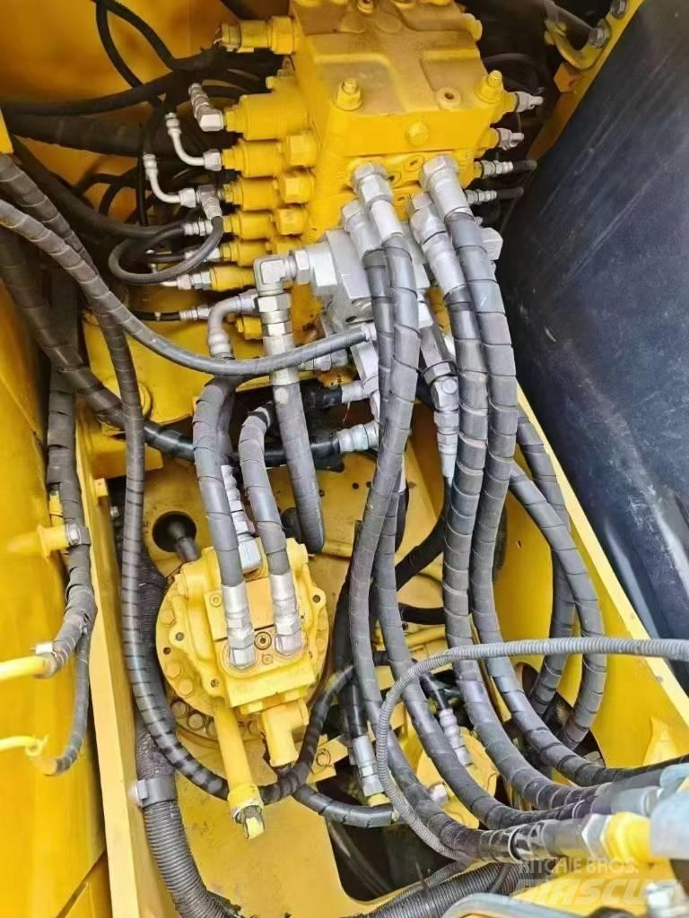 Komatsu 130-7 Gravemaskiner på larvebånd