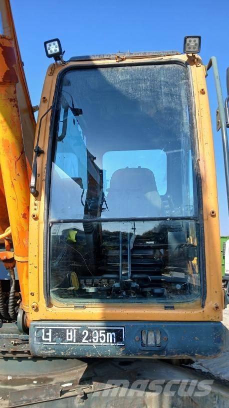 Hyundai Robex 220 LC Gravemaskiner på larvebånd