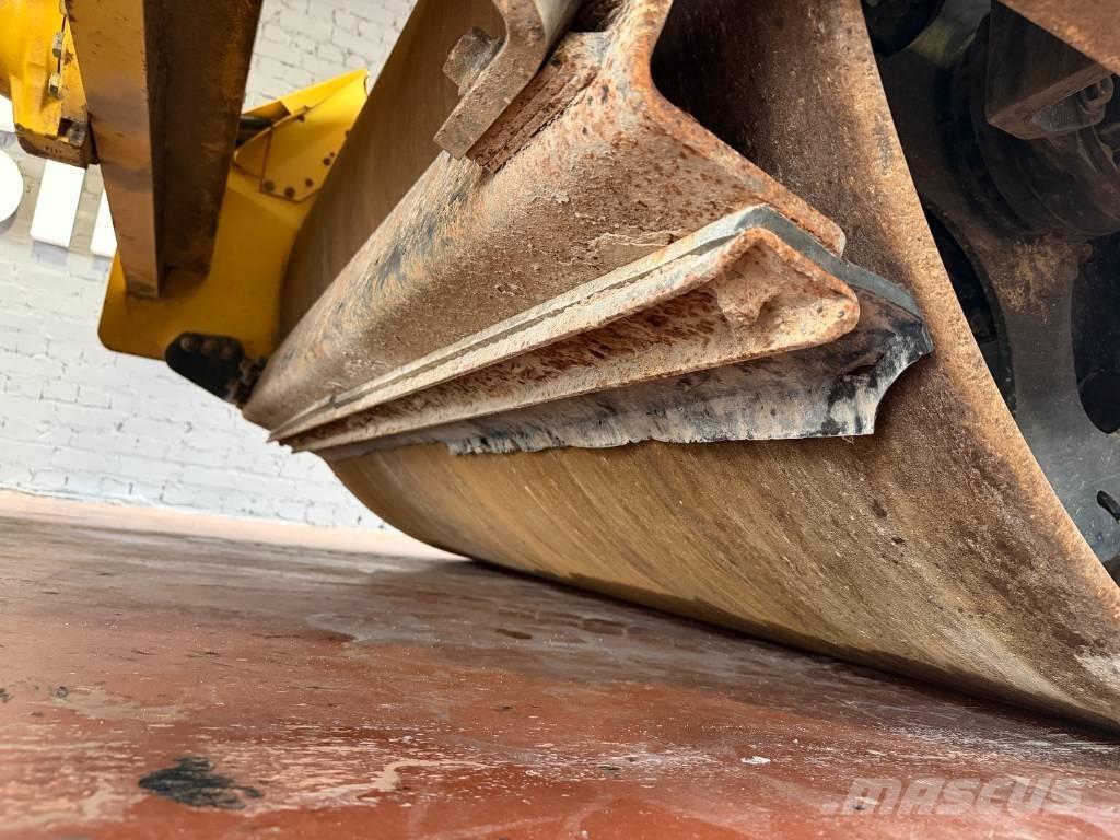 Bomag BW 211 D-4 Enkelt tromle