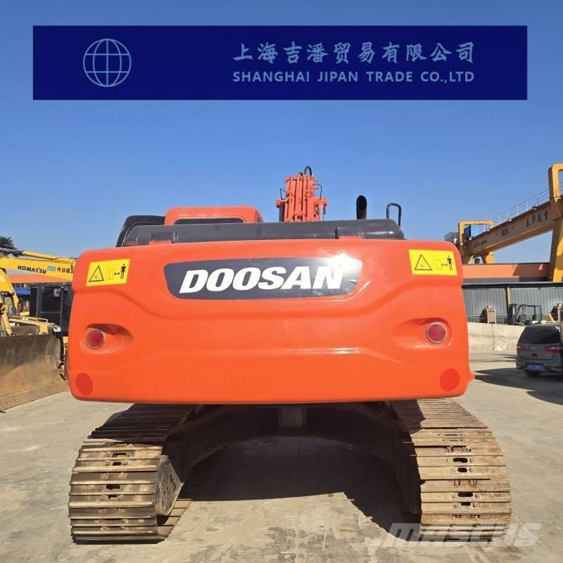 Doosan DX 225 Gravemaskiner på larvebånd