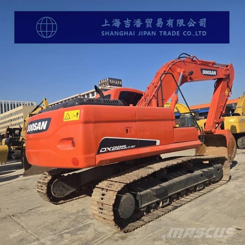 Doosan DX 225 Gravemaskiner på larvebånd