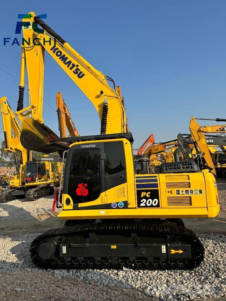 Komatsu PC 200-8 Gravemaskiner på larvebånd