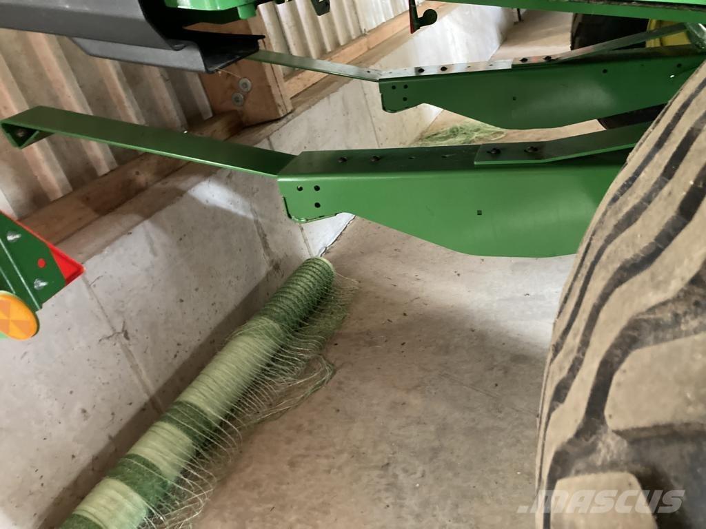 John Deere V461M Rundballe-pressere