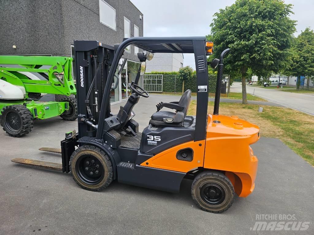 Doosan D 35 S-7 Diesel gaffeltrucks