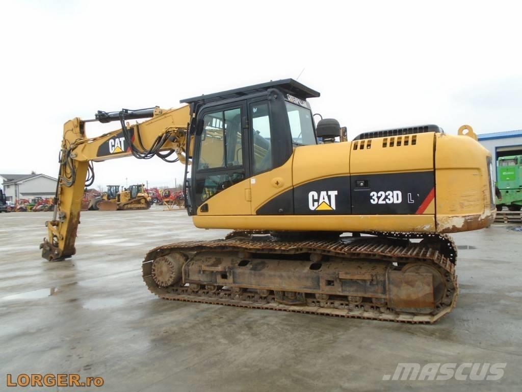 CAT 323 D Gravemaskiner på larvebånd