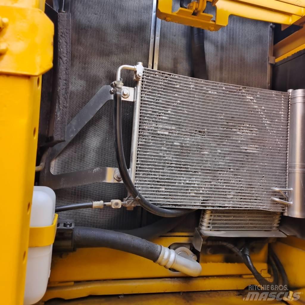 Komatsu PC 200-8 Gravemaskiner på larvebånd