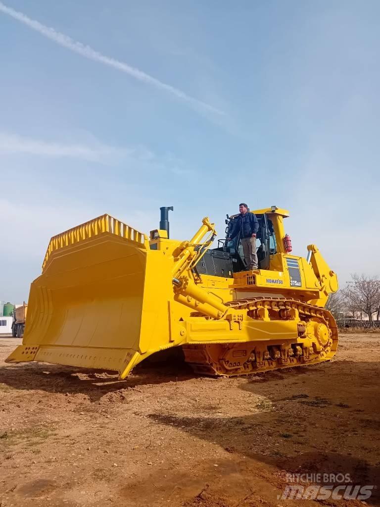 Komatsu D375AX Bulldozer på larvebånd