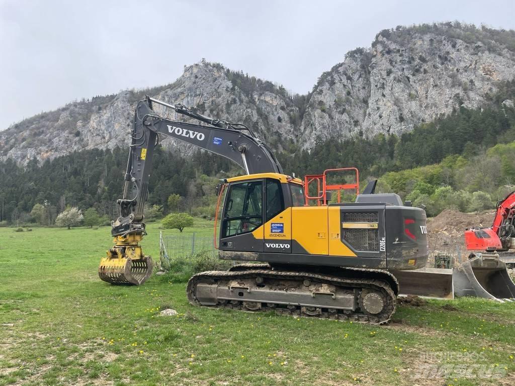 Volvo EC 220 E Gravemaskiner på larvebånd