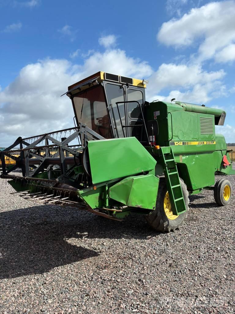 John Deere 1042 Mejetærskere