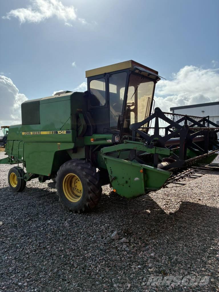 John Deere 1042 Mejetærskere