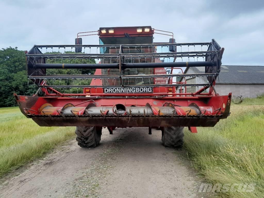Dronningborg D 7500 Mejetærskere