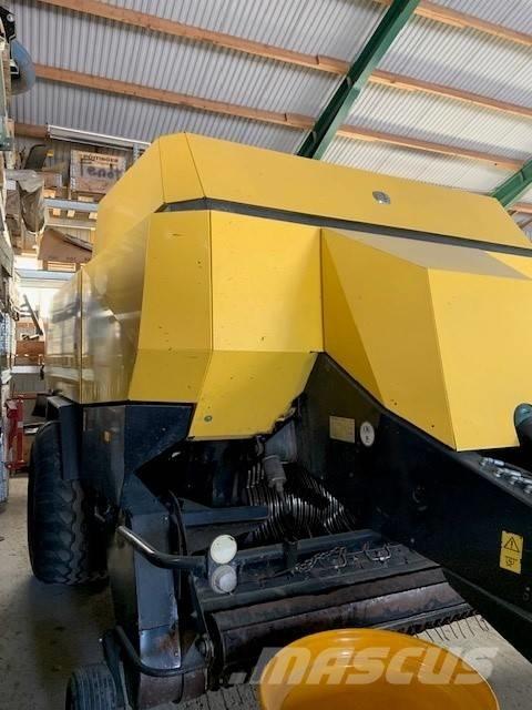 New Holland BB 940 A Pressere til firkantede baller
